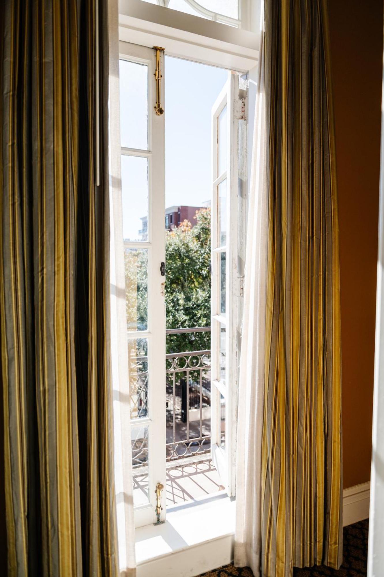 Hotel The Lafayette New Orleans By Kasa Esterno foto